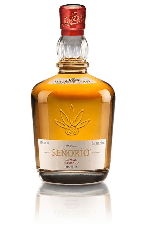 Botella de Señorio Mezcal Reposado